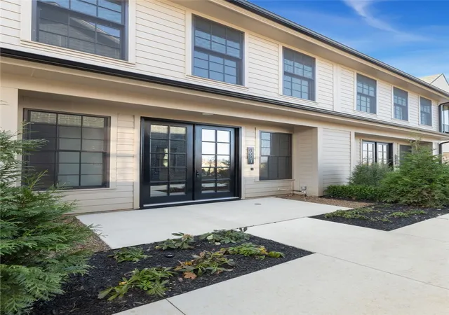 3rd image of 4621 S 47Th St, Rogers, AR 72758 | MLS# 1329079