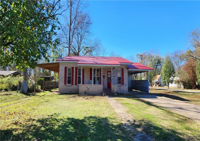 Homes for sale in Dardanelle, AR | 402 S 2nd St, Dardanelle, AR 72834 | MLS# 1329441