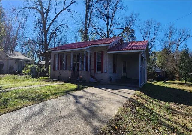 Homes for sale in Dardanelle, AR | 402 S 2Nd St, Dardanelle, AR 72834 | MLS# 1329441