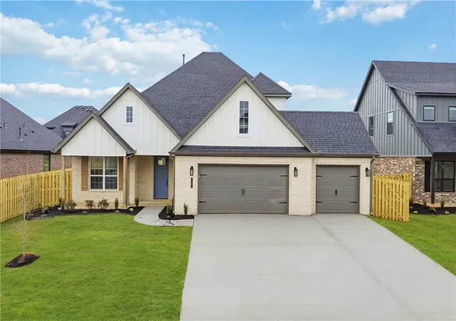Homes for sale in Cave Springs, AR | 1503 Lookout Ln, Cave Springs, AR 72718 | MLS# 1329538