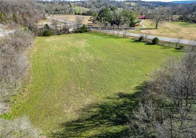 10th image of 18553 Hwy 303, Fayetteville, AR 72703 | MLS# 1329856