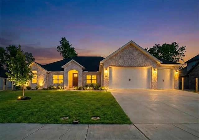 3rd image of 1311 Greyback Ln, Centerton, AR 72719 | MLS# 1329656