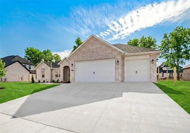 4th image of 1311 Greyback Ln, Centerton, AR 72719 | MLS# 1329656
