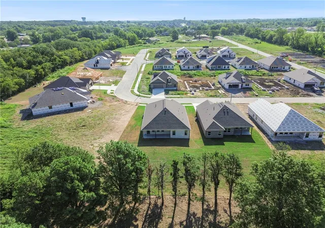 Homes for sale in Siloam Springs, AR | 2301 Lexington St, Siloam Springs, AR 72761 | MLS# 1330030