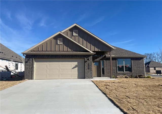 Homes for sale in Siloam Springs, AR | 2301 Lexington St, Siloam Springs, AR 72761 | MLS# 1330030