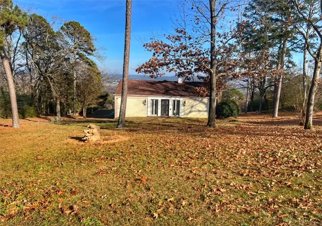 Homes for sale in Russellville, AR | 910 Hilltop Dr, Russellville, AR 72802 | MLS# 1330402