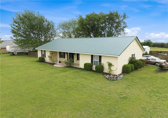 Homes for sale in Westville, OK | 951 Alberty Ln, Westville, OK 74965 | MLS# 1330589