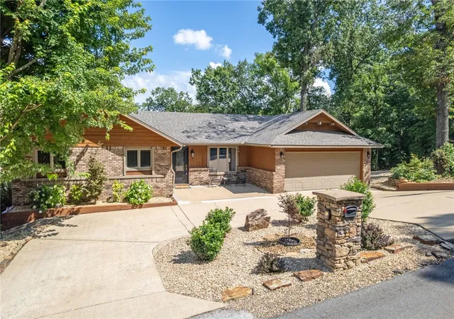 2nd image of 14 Waterside Ln, Bella Vista, AR 72715 | MLS# 1331632