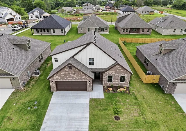 3rd image of 2307 Presley St, Siloam Springs, AR 72761 | MLS# 1331975