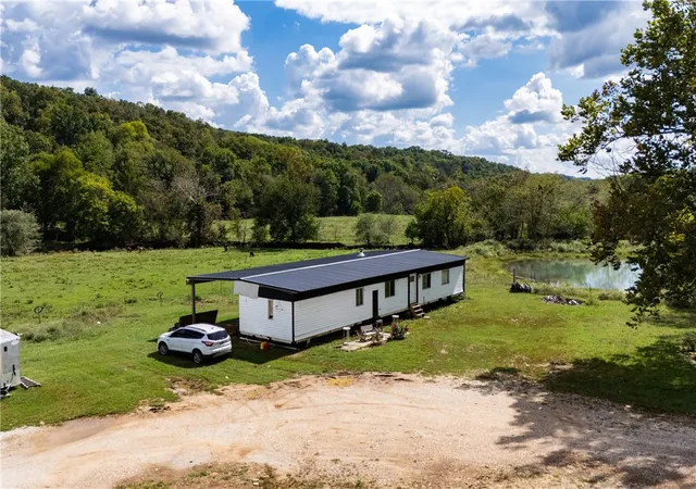 2nd image of 16380 N Cove Creek Rd, Prairie Grove, AR 72753 | MLS# 1332123