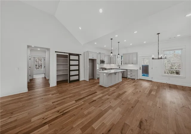 3rd image of 38 Rockhill Ln, Bella Vista, AR 72715 | MLS# 1331990