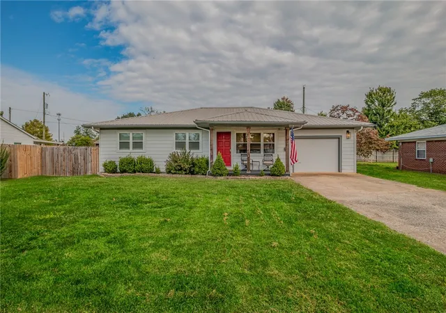 Photo 2 of Single family home for sale at 808 Nw 8th Street, Bentonville, AR 72712 | MLS# 1331337 | Listing updated on 2026-07-16