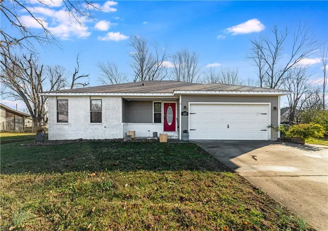 Photo 1 of Single family home for sale at 1107 Se C St, Bentonville, AR 72712 | MLS# 1332282 | Listing updated on 2026-06-11