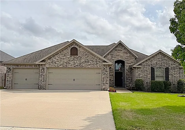 1st image of 206 Deere Run Dr, Cave Springs, AR 72718 | MLS# 1331420