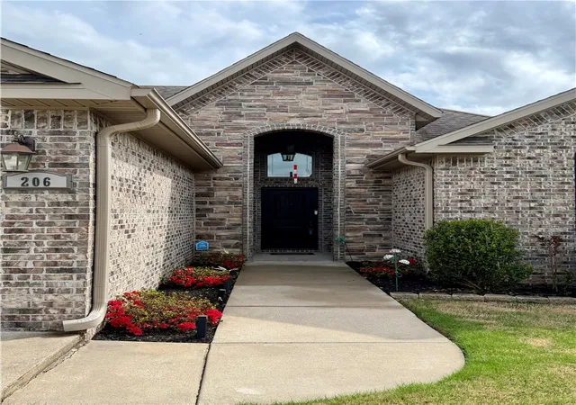 2nd image of 206 Deere Run Dr, Cave Springs, AR 72718 | MLS# 1331420