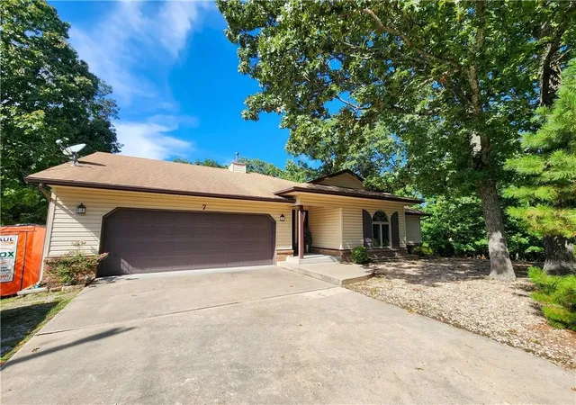 Homes for sale in Bella Vista, AR | 7 Cherhill Dr, Bella Vista, AR 72714 | MLS# 1332310