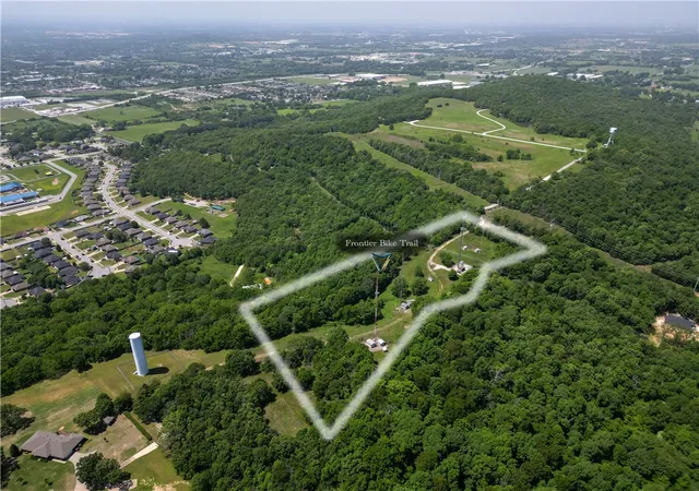 2nd image of 2497 Woodcliff Rd, Springdale, AR 72764 | MLS# 1332349