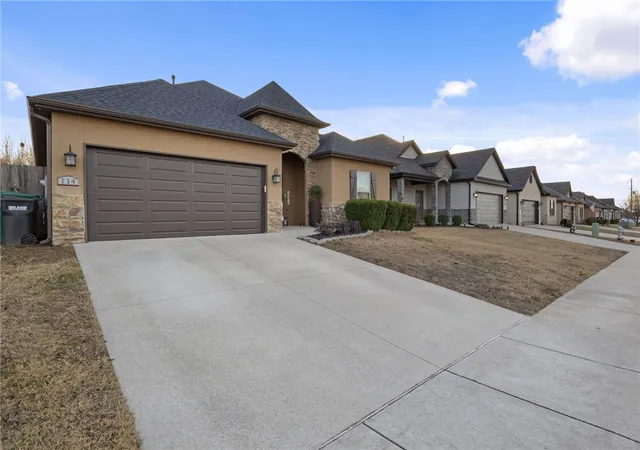 Photo 2 of Sale Pending at 114 Glendale Ln, Rogers, AR 72758 | MLS# 1332406 | Listing updated on 2026-02-18