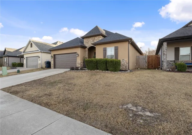 Photo 3 of Sale Pending at 114 Glendale Ln, Rogers, AR 72758 | MLS# 1332406 | Listing updated on 2026-02-18