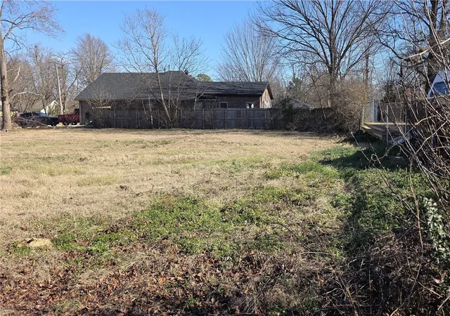 1st image of 401 E Velma Ave, Springdale, AR 72764 | MLS# 1332799
