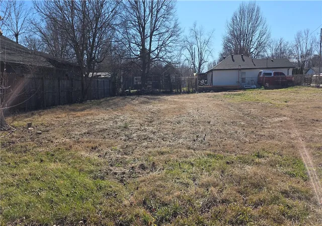 2nd image of 403 E Velma Ave, Springdale, AR 72764 | MLS# 1332805