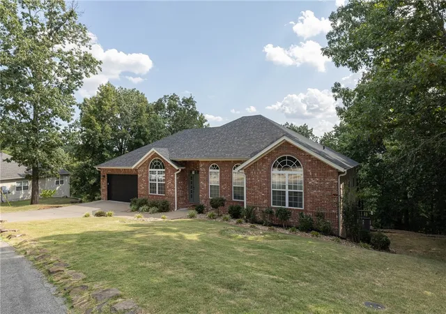 1st image of 7 Stratfield Ln, Bella Vista, AR 72714 | MLS# 1332819