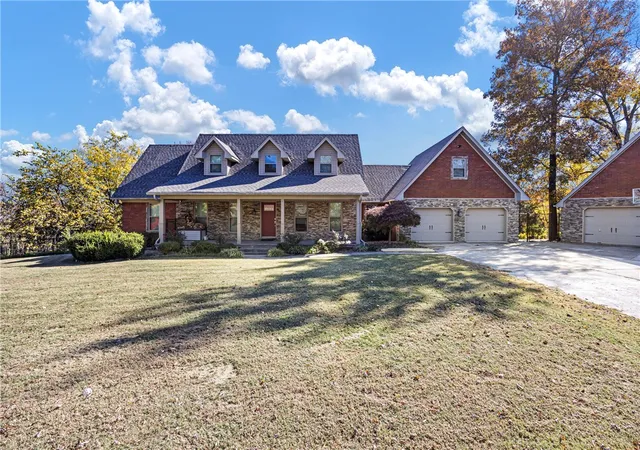 Photo 3 of Single family home for sale at 77 Sumac Cvs, Russellville, AR 72802 | MLS# 1332902 | Listing updated on 2026-07-11