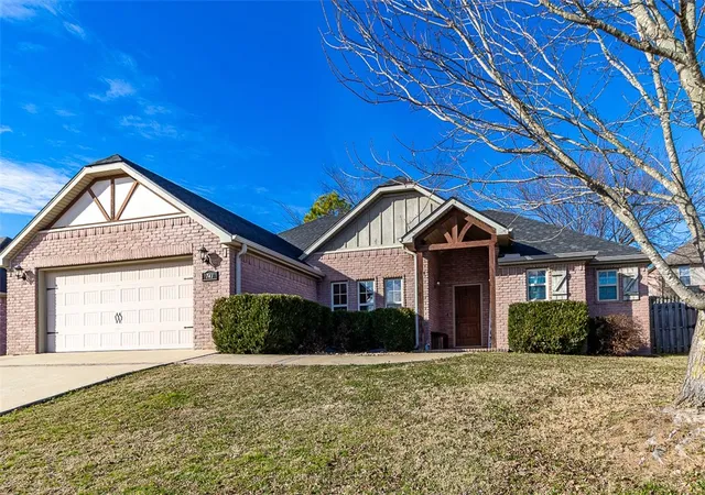 Photo 2 of Sale Pending at 741 Venice St, Centerton, AR 72719 | MLS# 1333222 | Listing updated on 2026-06-24