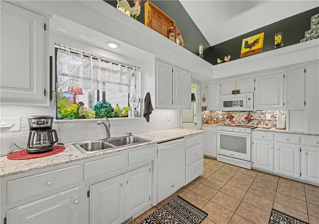 4th image of 16 Monikie Dr, Bella Vista, AR 72715 | MLS# 1332830