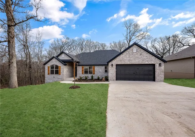 Photo 1 of Sale Pending at 16 Smart Ln, Bella Vista, AR 72715 | MLS# 1333229 | Listing updated on 2026-07-29