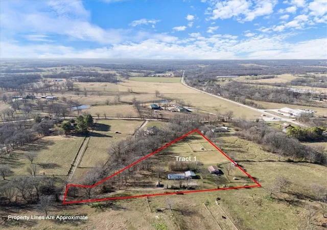 1st image of 12246 S Pleasant Valley Rd, Gentry, AR 72734 | MLS# 1333415