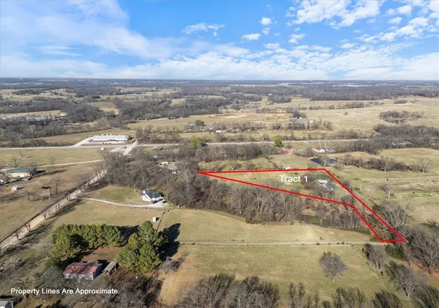 3rd image of 12246 S Pleasant Valley Rd, Gentry, AR 72734 | MLS# 1333415