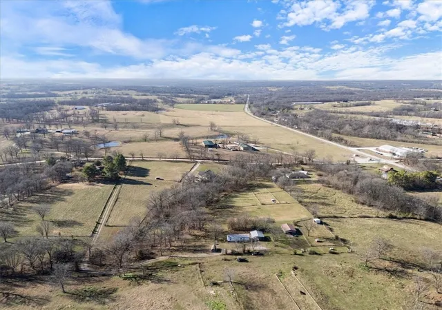 5th image of 12246 S Pleasant Valley Rd, Gentry, AR 72734 | MLS# 1333415