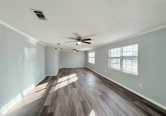 Photo 4 of Single family home for sale at 303 S Inglewood Ave, Russellville, AR 72801 | MLS# 1333278 | Listing updated on 2026-07-17