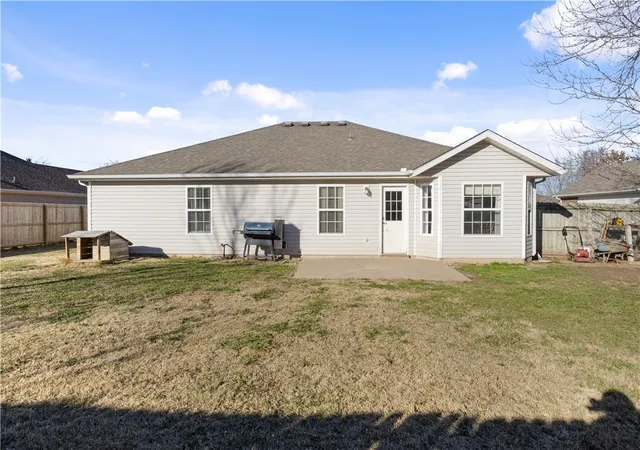 Homes for sale in Elkins, AR | 1343 Fox Trail Dr, Elkins, AR 72727 | MLS# 1333179