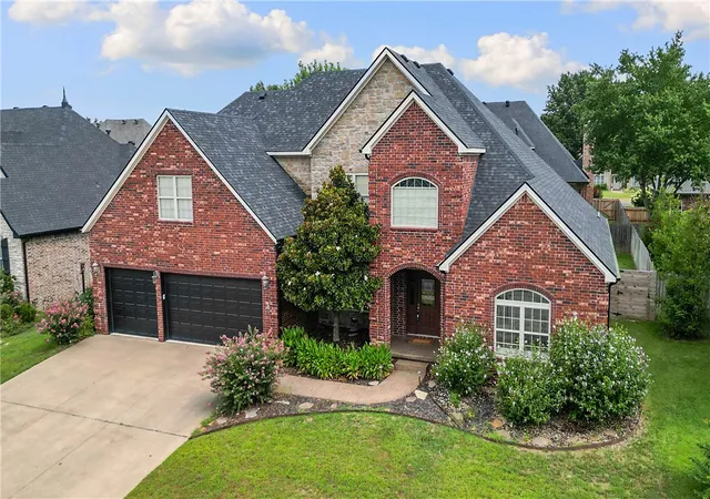 2nd image of 3907 Ne Cadbury Ave, Bentonville, AR 72712 | MLS# 1333492