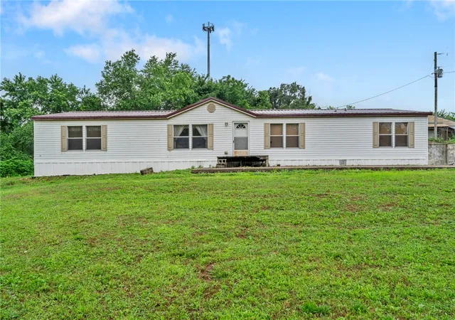 2nd image of 9383 Coker Rd, Gentry, AR 72734 | MLS# 1333654