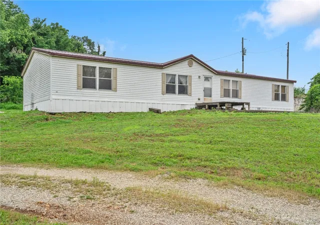 3rd image of 9383 Coker Rd, Gentry, AR 72734 | MLS# 1333654