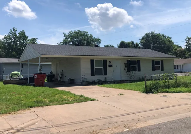 Homes for sale in Dardanelle, AR | 915 S 5th, Dardanelle, AR 72834 | MLS# 1333780