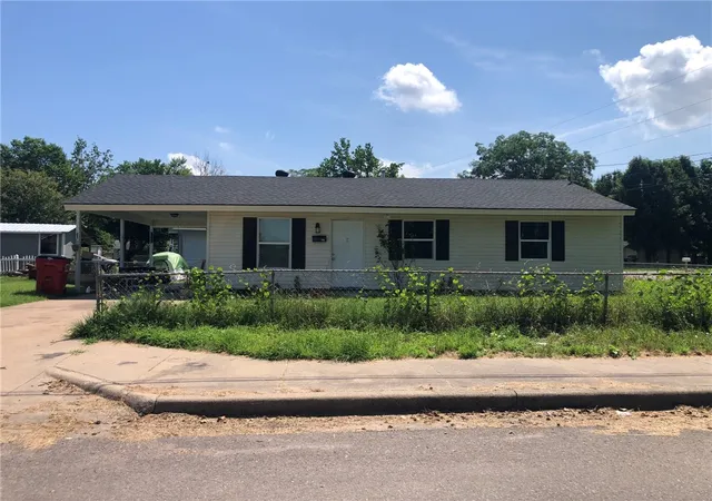 Homes for sale in Dardanelle, AR | 915 S 5th, Dardanelle, AR 72834 | MLS# 1333780
