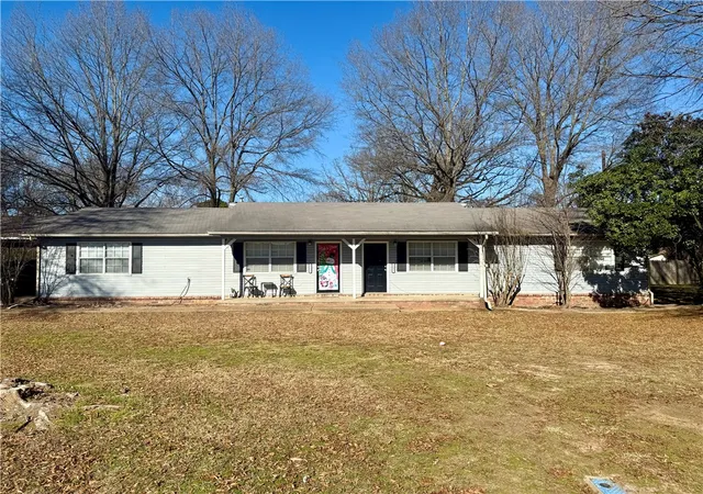 1st image of 701 702 E 11th St, Russellville, AR 72801 | MLS# 1333855