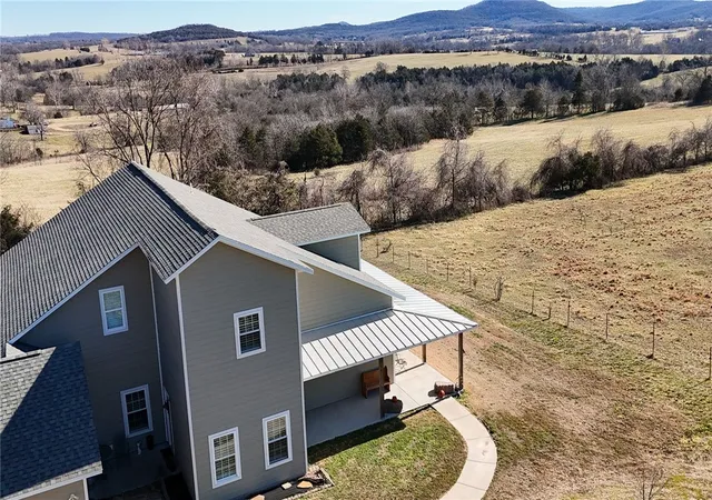 Photo 3 of Single family home for sale at 1395 County Rd 403, Berryville, AR 72616 | MLS# 1333516 | Listing updated on 2026-07-17