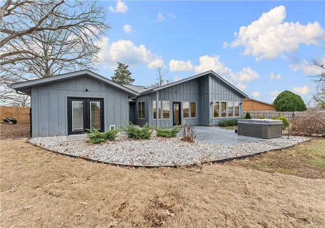 Photo 3 of Sale Pending at 1102 Nw 11th Street, Bentonville, AR 72712 | MLS# 1333950 | Listing updated on 2026-07-08