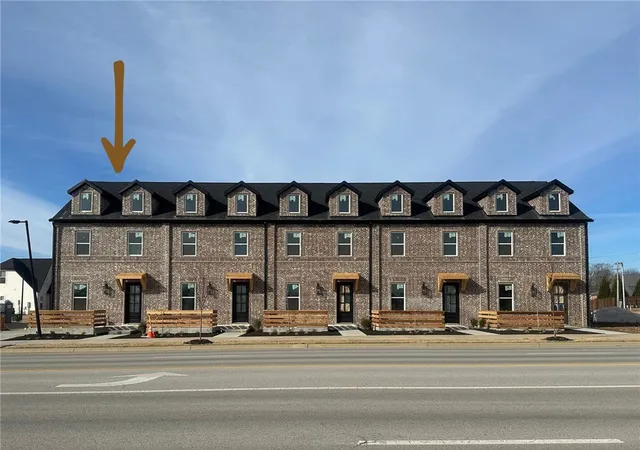 Photo 1 of Townhouse for sale at 5910 S Bellview Rd, Rogers, AR 72758 | MLS# 1334047 | Listing updated on 2026-07-11