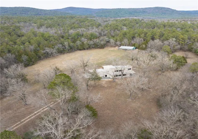 4th image of 945 Pold Rd 72, Mena, AR 71953 | MLS# 1334070
