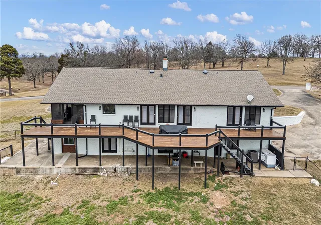 Homes for sale in Russellville, AR | 11 Bluff Dr, Russellville, AR 72802 | MLS# 1334107