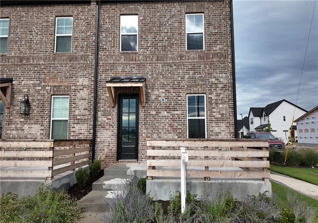 Photo 2 of Townhouse for sale at 5912 S Bellview Rd, Rogers, AR 72758 | MLS# 1334292 | Listing updated on 2026-07-03
