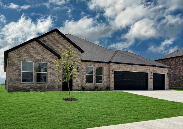 1st image of 843 Kelleyann Ave, Springdale, AR 72762 | MLS# 1334408