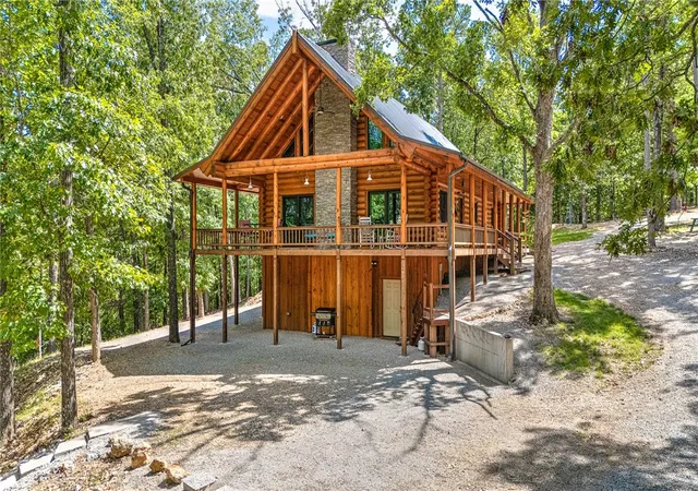 2nd image of 170 Meadow Ridge Rd, Eureka Springs, AR 72632 | MLS# 1334482
