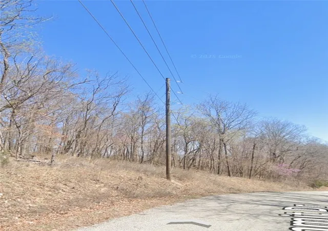 Homes for sale in Holiday Island, AR | 516 Acres Summit Dr, Holiday Island, AR 72631 | MLS# 1334763